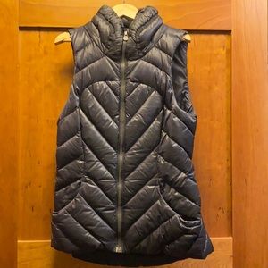 Lululemon black puffy vest. EUC